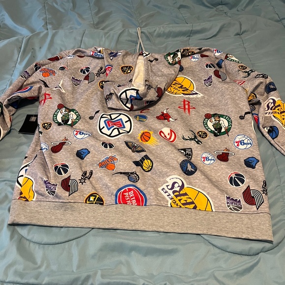 NBA hoodie - Picture 2 of 3